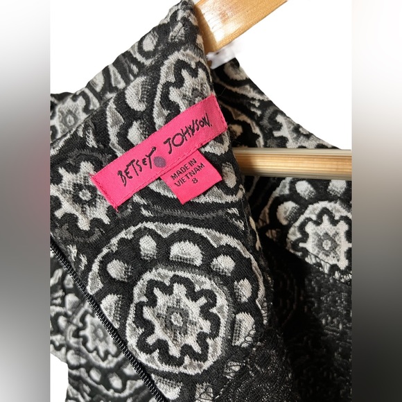 Betsey Johnson Black and White Dress | Size: 8 - Picture 8 of 9